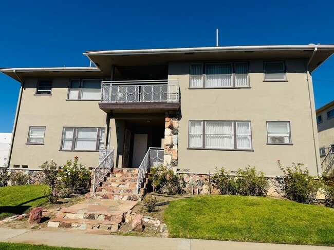 Building Photo - 310 Unit #3