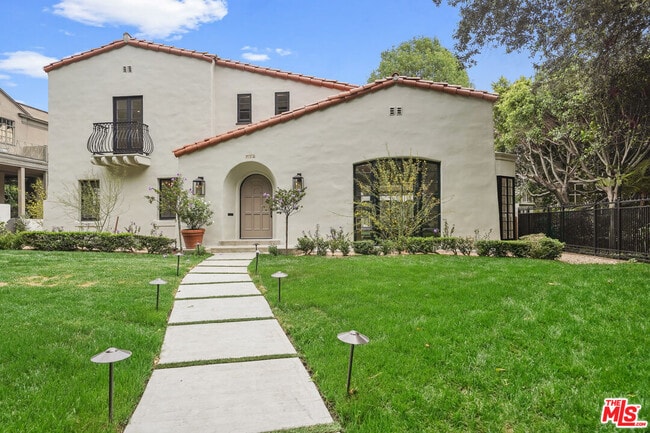 Photo - 712 N Rodeo Dr House
