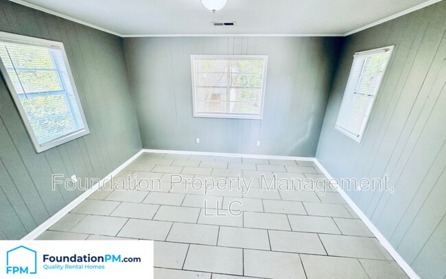 Photo - 3405 Hallbrook St