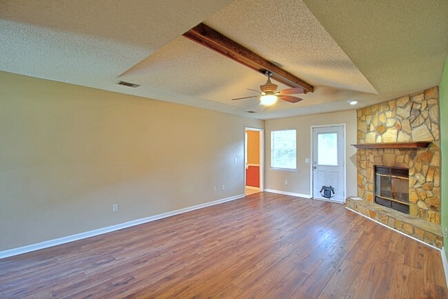 Photo - 948 Wedgewood Way