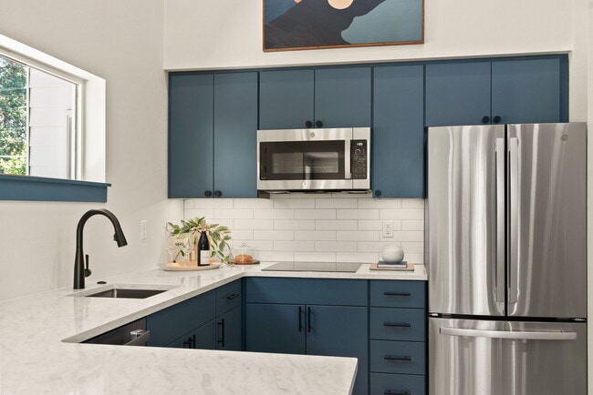 Photo - 960 NE Norton Ave