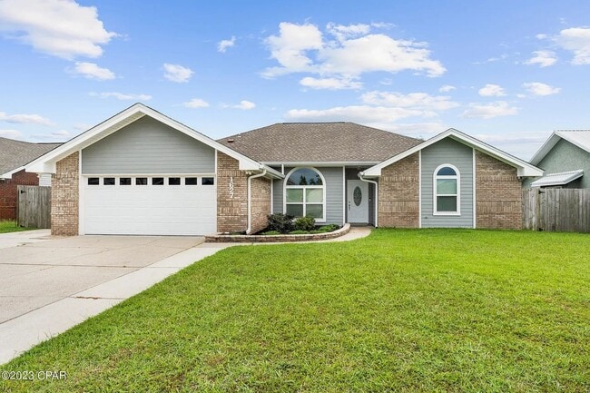 Stunning 4B / 2Bth Lynn Haven, Florida - Stunning 4B / 2Bth Lynn Haven, Florida House