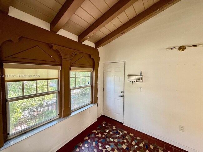 Photo - 1528 Drexel Ave Unidad B2