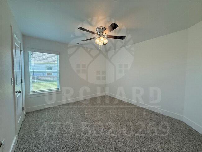 Photo - 2002 E Brookview Dr