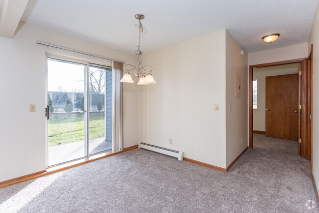 1 BR, 1 BA - 750 SF
