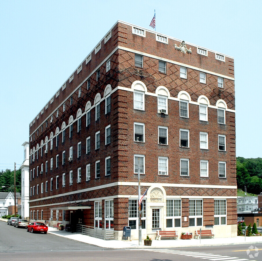 View from the southwest - Ashland High Rise Apartments