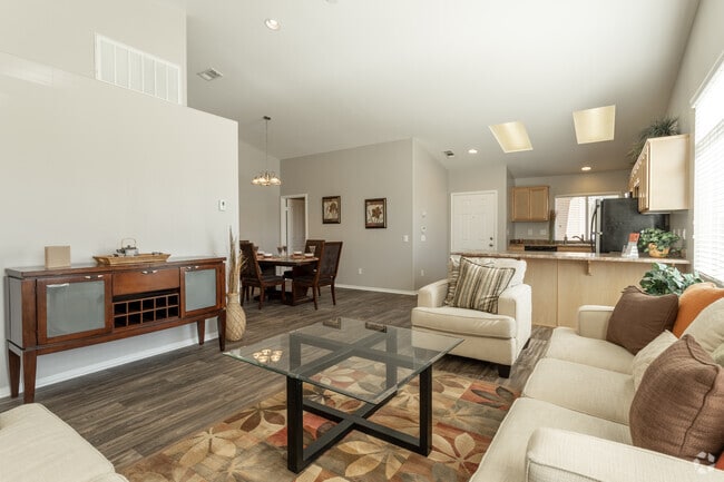2BR, 2BA - 1090 SF