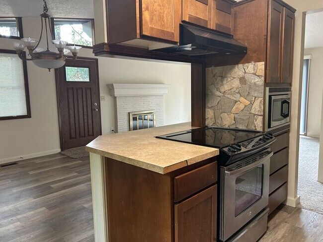 Photo - Charming 4 Bed Happy Valley Home