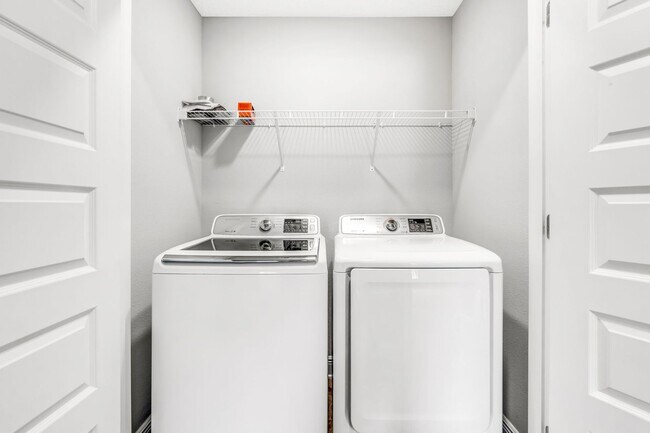 Photo - Newer 3 Bed/2.5 Bath Townhome with Modern ...