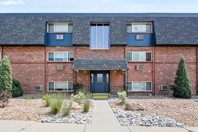 Golden Arms - Golden Arms Apartments