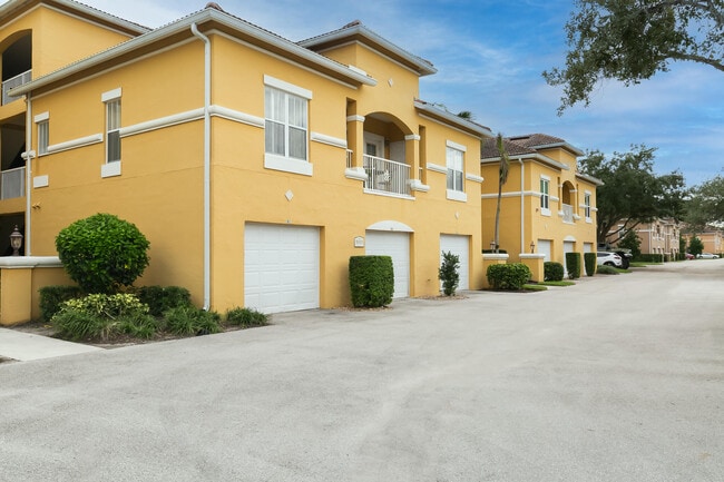 Photo - 5015 Fairways Cir Unit 107