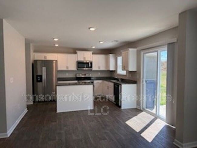 Photo - 304 Millen Dr