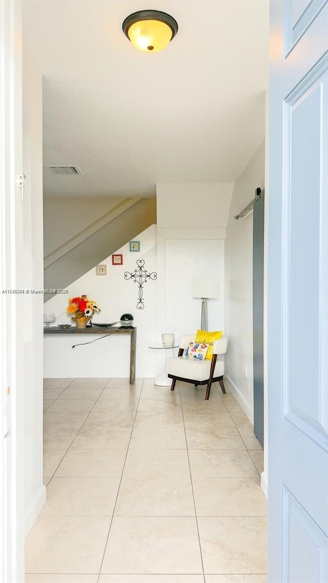 Photo - 1001 NE 208th St