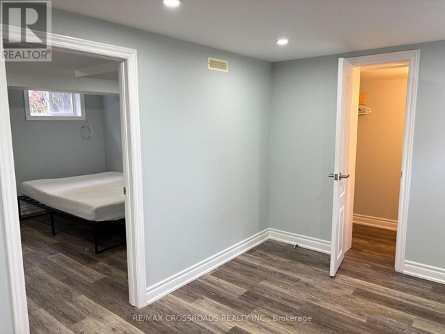 Photo - 83 Clonmore Dr