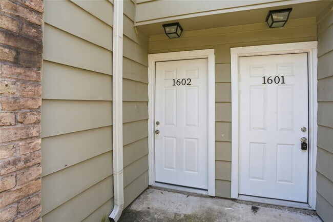 2800 Jeanetta St Unit 1602