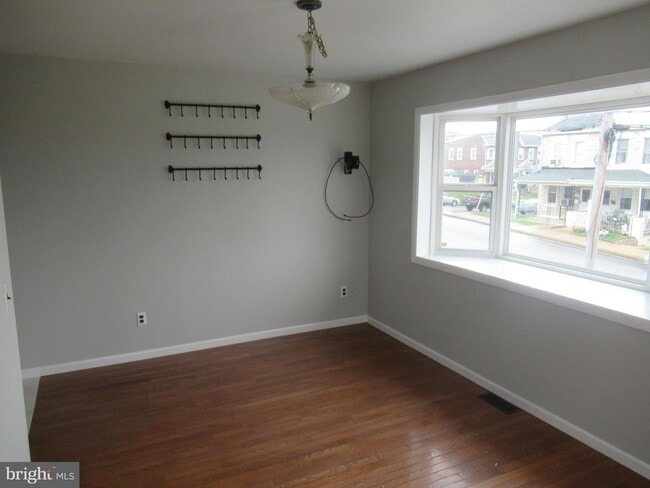 Photo - 436 Coates St