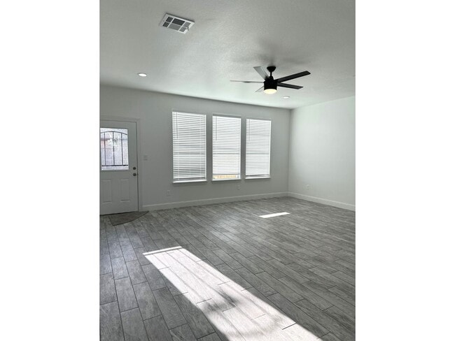 Photo - 7710 Darnay Dr