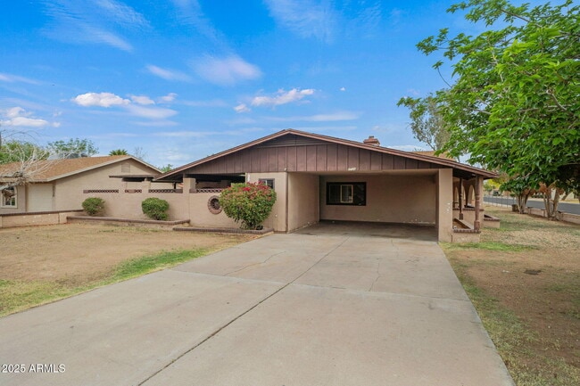 Photo - 2534 E Randall Dr House