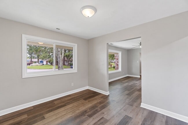 Photo - 2916 Knight Rd