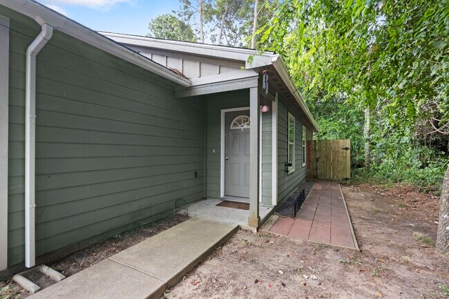 Photo - 16803 Crestmont St