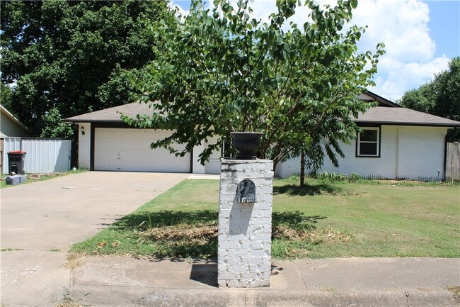 Building Photo - 5475 Walden St