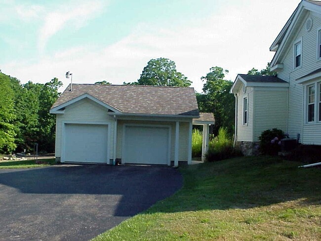 Photo - 7108 Wakefield Rd