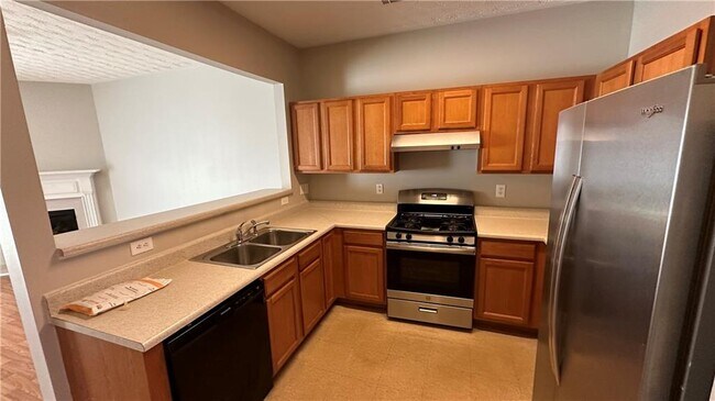 Photo - 2747 Heathrow Dr