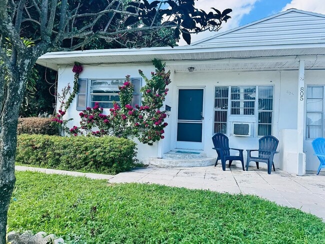 Photo - 805 SW 3rd St Unit 1