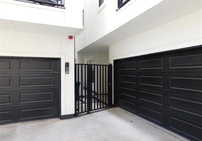 Photo - 4506 Austin St Unit A