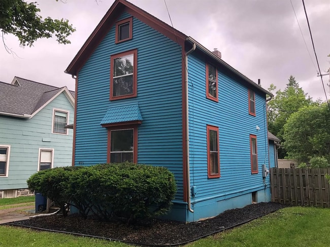 Photo - 605 W Washington St