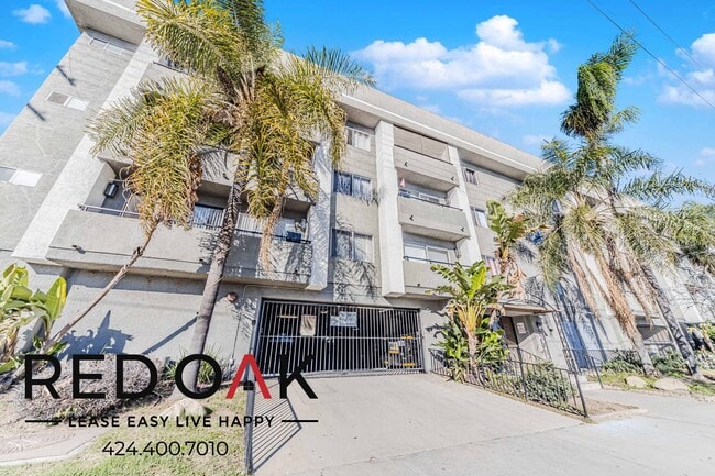 Photo - 11817 Victory Blvd Unit 301