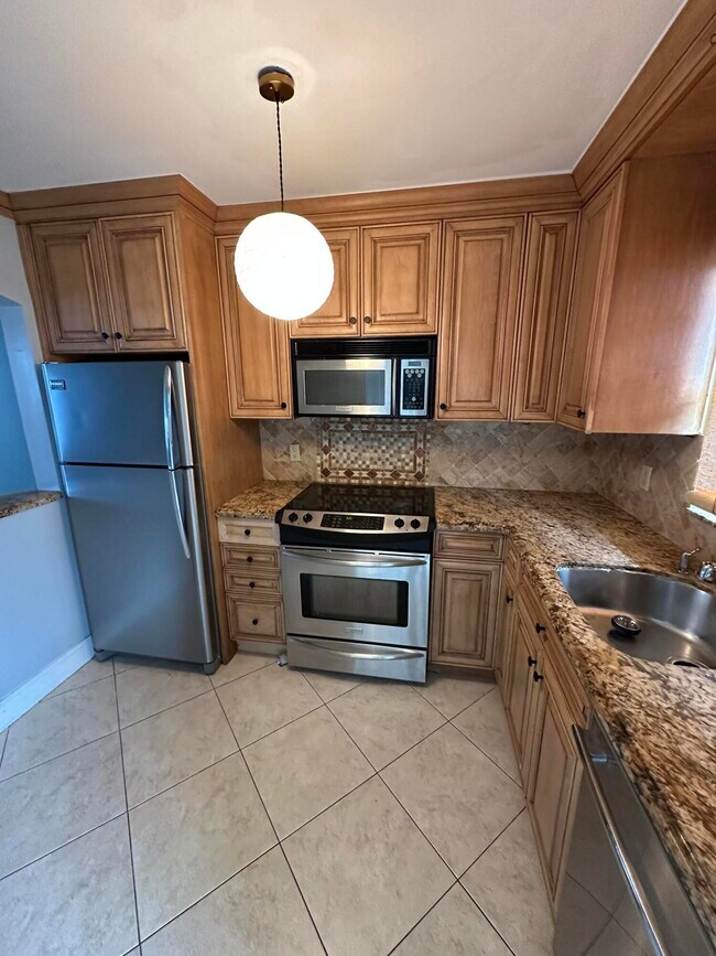Photo - 9949 Sandalfoot Blvd Unidad Apt 533