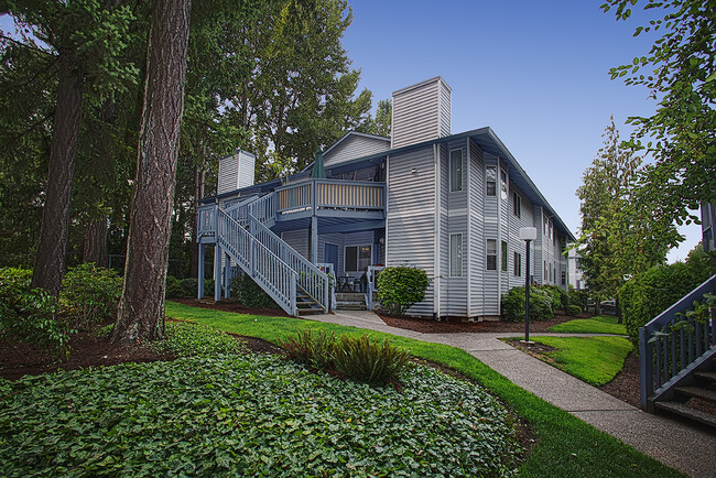 Building Photo - Forest Green Apartments