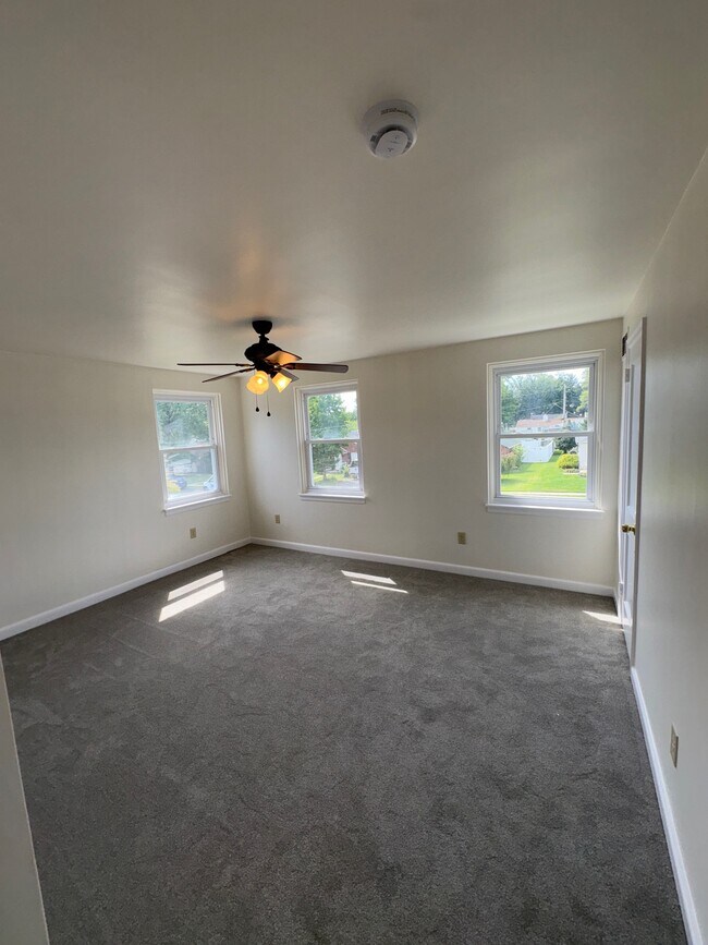 1123 Elm Ave
