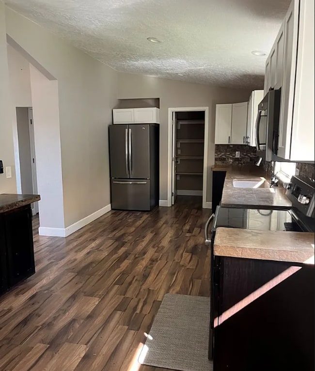 Photo - 4 Bedroom, 3 Bathroom Home - Located in Mo...