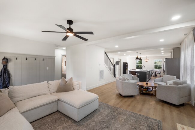 Photo - 2212 Weyland Ave