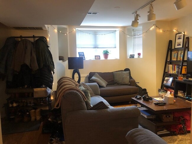Photo - 2626 N Wilton Ave Unit Gdn