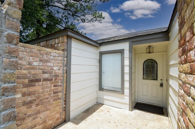 Photo - 2023 Lexington Woods Dr