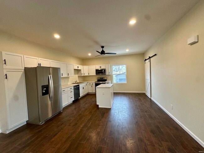 Building Photo - 2115 G St