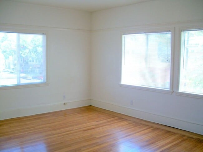 Photo - This unit is a Studio, with a giant kitche... Unidad 60