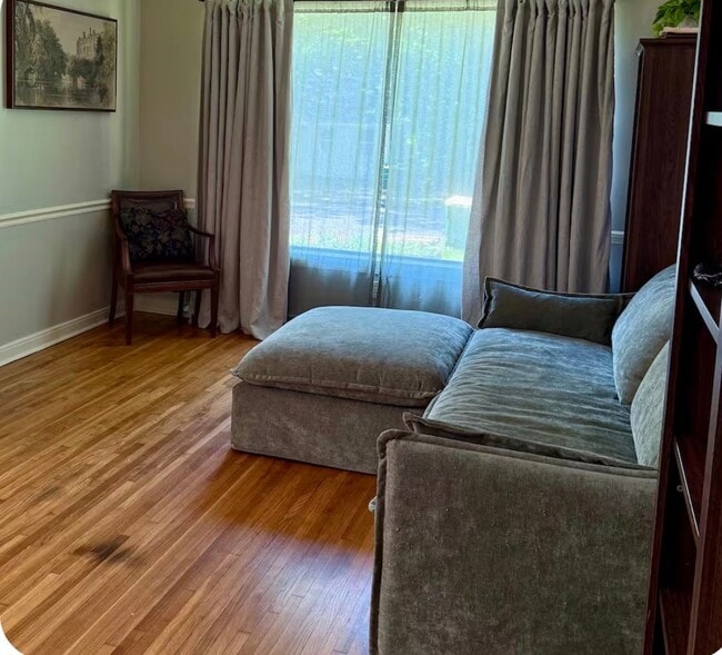 Photo - 211 E G Ave