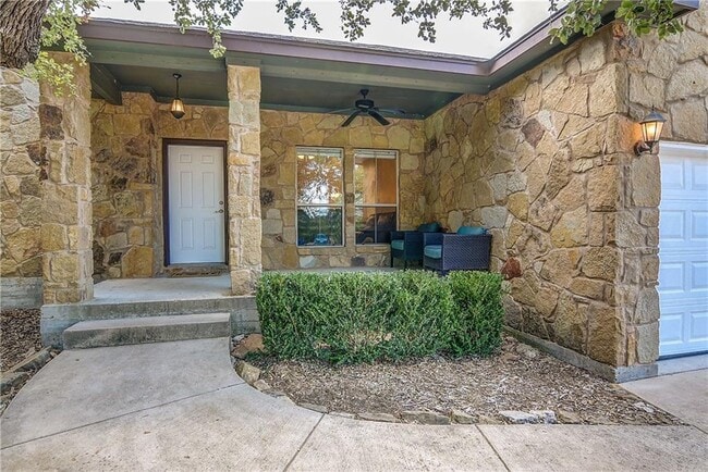 Photo - 17106 Oak Cliff Cir