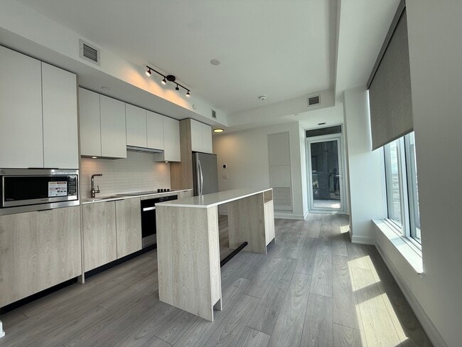 Photo - 1409-1007 The Queensway Toronto Ontario M8Z 0H4 Unité 1409