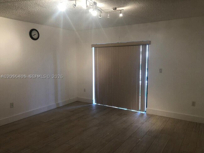 Photo - 106 Palm Cir W Unit 106