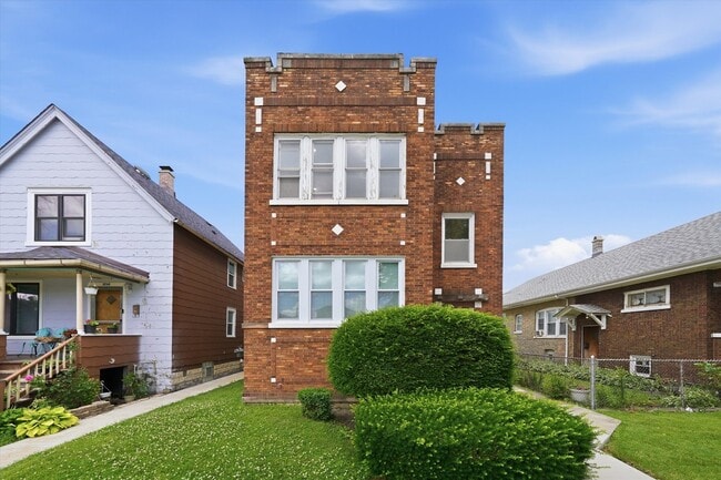 Building Photo - 3244 W 62nd Pl