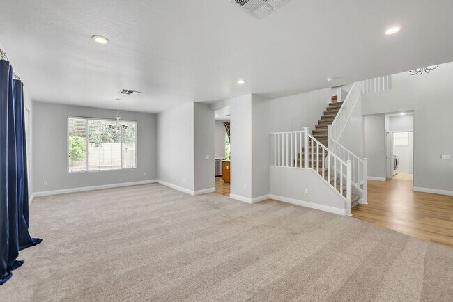 Photo - 2922 E Lexington Ave