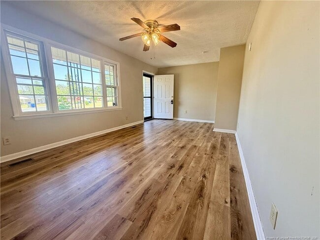 Photo - 832 Fresno Dr