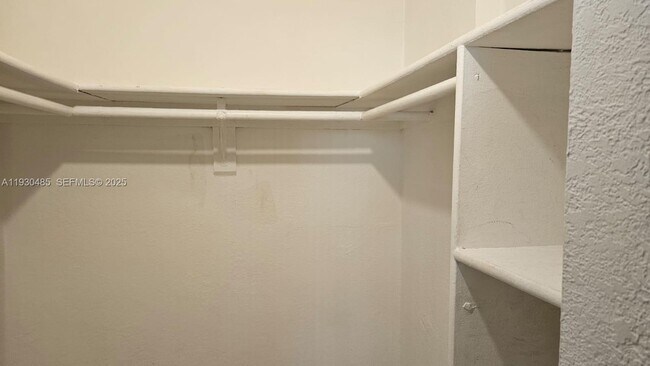 Photo - 801 NW 47th Ave Unidad 807W