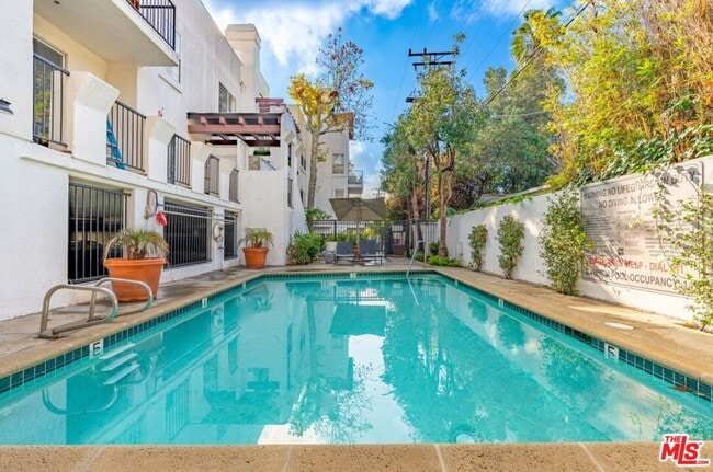 Building Photo - 1031 N Crescent Heights Blvd Unit 2D