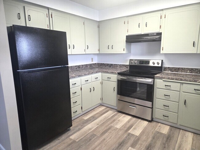 Kitchen - 7002 1/2 Maclaren Way Unit West Valley Duplex